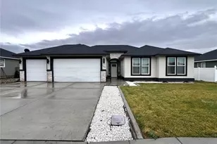 1120 E Mt. Adams St, Othello, WA 99344 - Photo 1