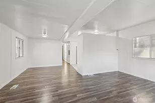 18501 52nd Ave W, Lynnwood, WA 98037 - Photo 2