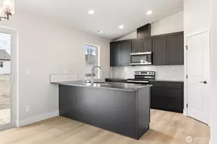 215 Lessor Loop, Moses Lake, WA 98837 - Photo 10