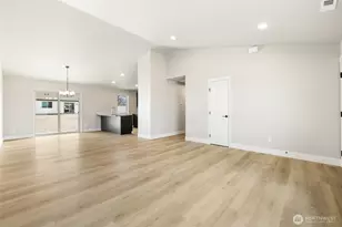 215 Lessor Loop, Moses Lake, WA 98837 - Photo 6