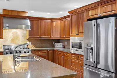 658 Glen Street #302, Edmonds, WA 98020 - Photo 12