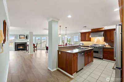 658 Glen Street #302, Edmonds, WA 98020 - Photo 14