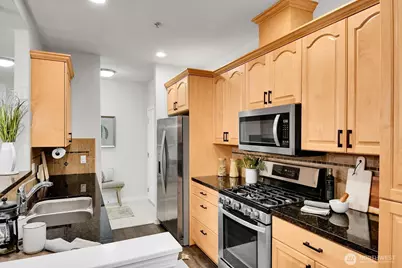 4406 Providence Point Place SE #310, Issaquah, WA 98029 - Photo 12