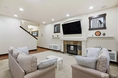 14504 17th Avenue W, Lynnwood, WA 98087 - Photo 2