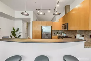 17 W Mercer St, Seattle, WA 98119 - Photo 6