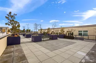 17 W Mercer St, Seattle, WA 98119 - Photo 28