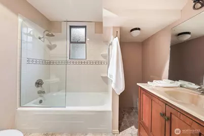 6519 17th Avenue NW, Seattle, WA 98117 - Photo 10