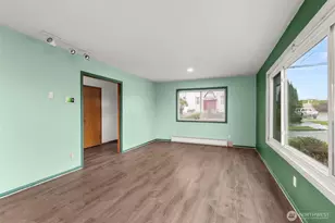 404 11th St, Raymond, WA 98577 - Photo 8