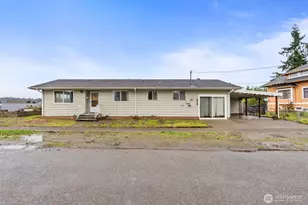 404 11th St, Raymond, WA 98577 - Photo 1