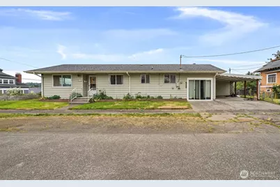 404 Eleventh Street, Raymond, WA 98577 - Photo 2