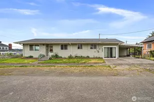 404 11th St, Raymond, WA 98577 - Photo 2