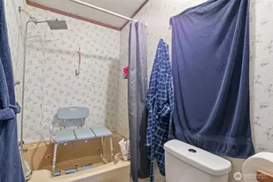 298 Holly Dr, Enumclaw, WA 98022 - Photo 14