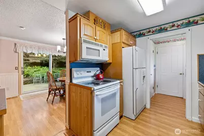 10916 Lundstrom Drive SW, Lakewood, WA 98498 - Photo 8