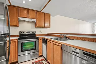 13717 Linden Ave N, Seattle, WA 98133 - Photo 6