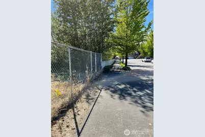 1726 Duvall Avenue NE, Renton, WA 98056 - Photo 16