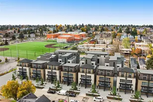 9225 B Densmore Ave N, Seattle, WA 98103 - Photo 16