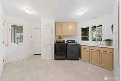 13428 160th Avenue NE, Redmond, WA 98052 - Photo 16