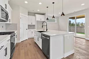 18518 Meridian Ave SE, Bothell, WA 98012 - Photo 10