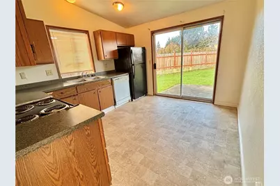 9302 S M Street, Tacoma, WA 98444 - Photo 6