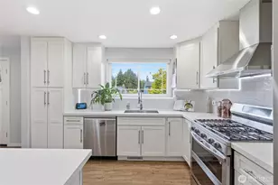 2713 NE 23rd Pl, Renton, WA 98056 - Photo 8