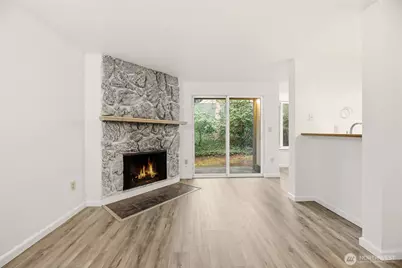 4705 176th Street SW #B1, Lynnwood, WA 98037 - Photo 2
