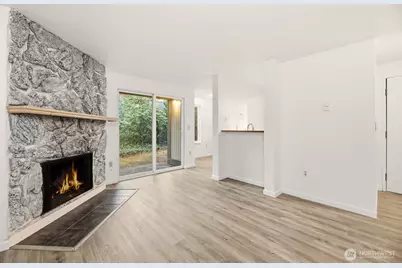 4705 176th Street SW #B1, Lynnwood, WA 98037 - Photo 4