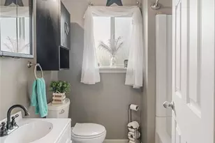 755 Willapa Second St, Raymond, WA 98577 - Photo 12