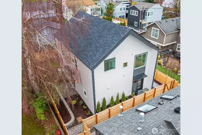 3436 33rd Avenue W, Seattle, WA 98199 - Photo 2