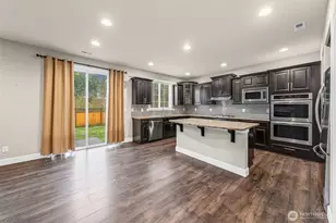 18815 Greenwood Pl E, Bonney Lake, WA 98391 - Photo 12