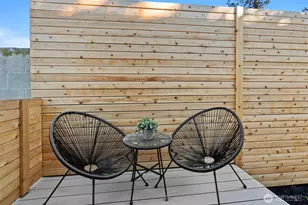 2212 Broadway E, Seattle, WA 98102 - Photo 18