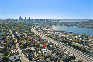 2212 Broadway E, Seattle, WA 98102 - Photo 2