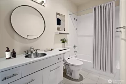 700 E Denny Way #603, Seattle, WA 98122 - Photo 24