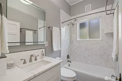 420 Renton Avenue S, Renton, WA 98057 - Photo 20