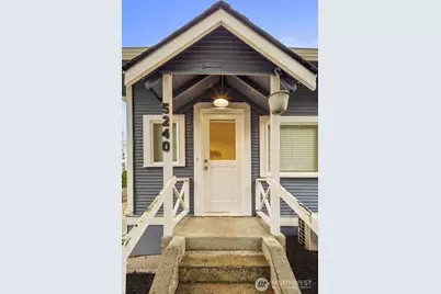 5240 39th Avenue S, Seattle, WA 98118 - Photo 2