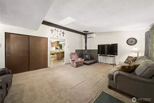 2202 Tacoma Point Dr E, Lake Tapps, WA 98391 - Photo 14