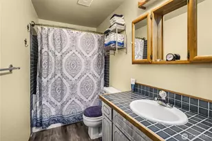 2202 Tacoma Point Dr E, Lake Tapps, WA 98391 - Photo 20