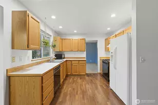 2002 127th Dr NE, Lake Stevens, WA 98258 - Photo 14