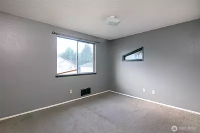 718 10th Street SE, Puyallup, WA 98372 - Photo 12