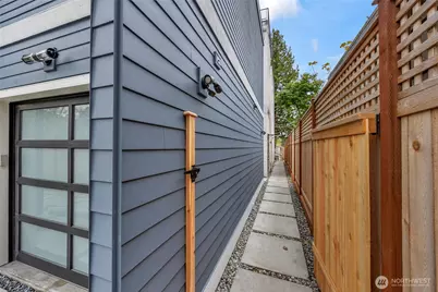 4050 32nd Avenue W, Seattle, WA 98199 - Photo 4