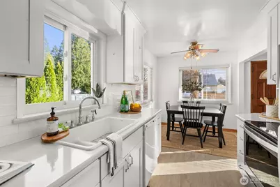 8402 Leona Way SW, Lakewood, WA 98499 - Photo 10