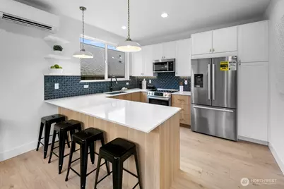 318 B N 84th Street, Seattle, WA 98103 - Photo 10