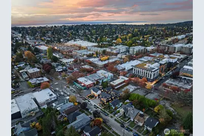 318 B N 84th Street, Seattle, WA 98103 - Photo 32