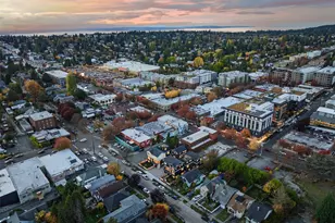 318 B N 84th St, Seattle, WA 98103 - Photo 32