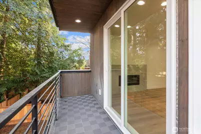 10738 Interlake Avenue N, Seattle, WA 98133 - Photo 10