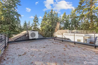 10738 Interlake Avenue N, Seattle, WA 98133 - Photo 24