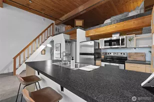 401 9th Ave N, Seattle, WA 98109 - Photo 14