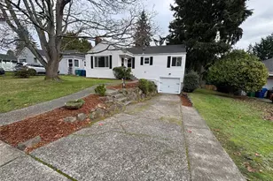 10218 34th Ave SW, Seattle, WA 98146 - Photo 2