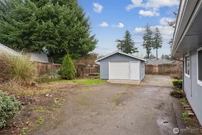 10219 Barnes Lane S, Tacoma, WA 98444 - Photo 4