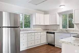 808 E 31st St, Bremerton, WA 98310 - Photo 12