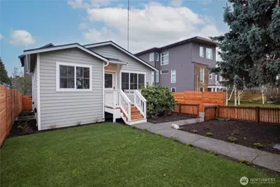 2846 22nd Avenue W, Seattle, WA 98199 - Photo 2